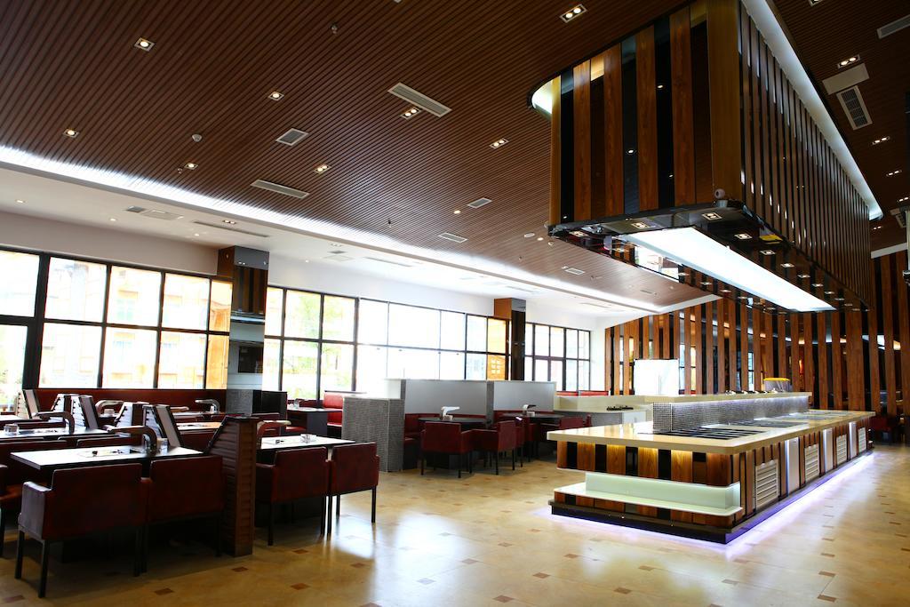 Mingcheng Times Hotel Chengdu Exterior photo