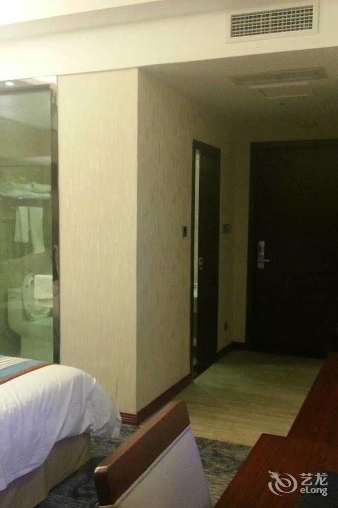Mingcheng Times Hotel Chengdu Exterior photo